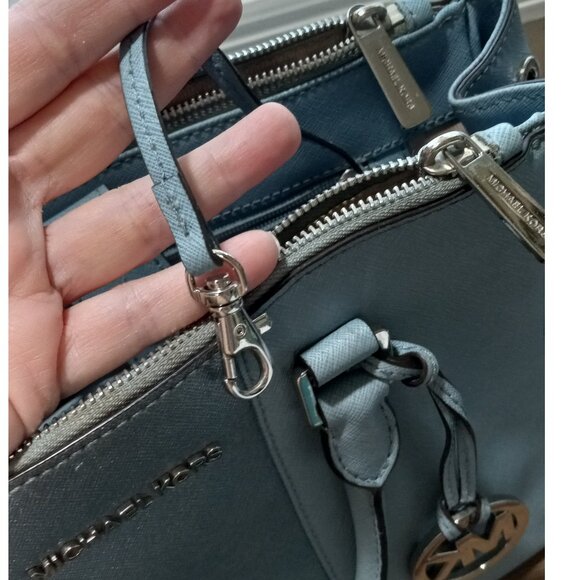 👉LAST CHANCE‼️ Michael Kors Sutton Metallic Silver Stripe Saffiano Satchel - Picture 5 of 16